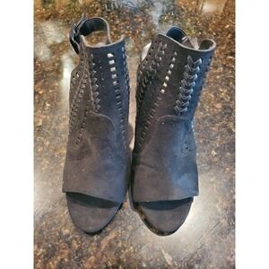 Steve Madden Womens Black Suede Booties size 8